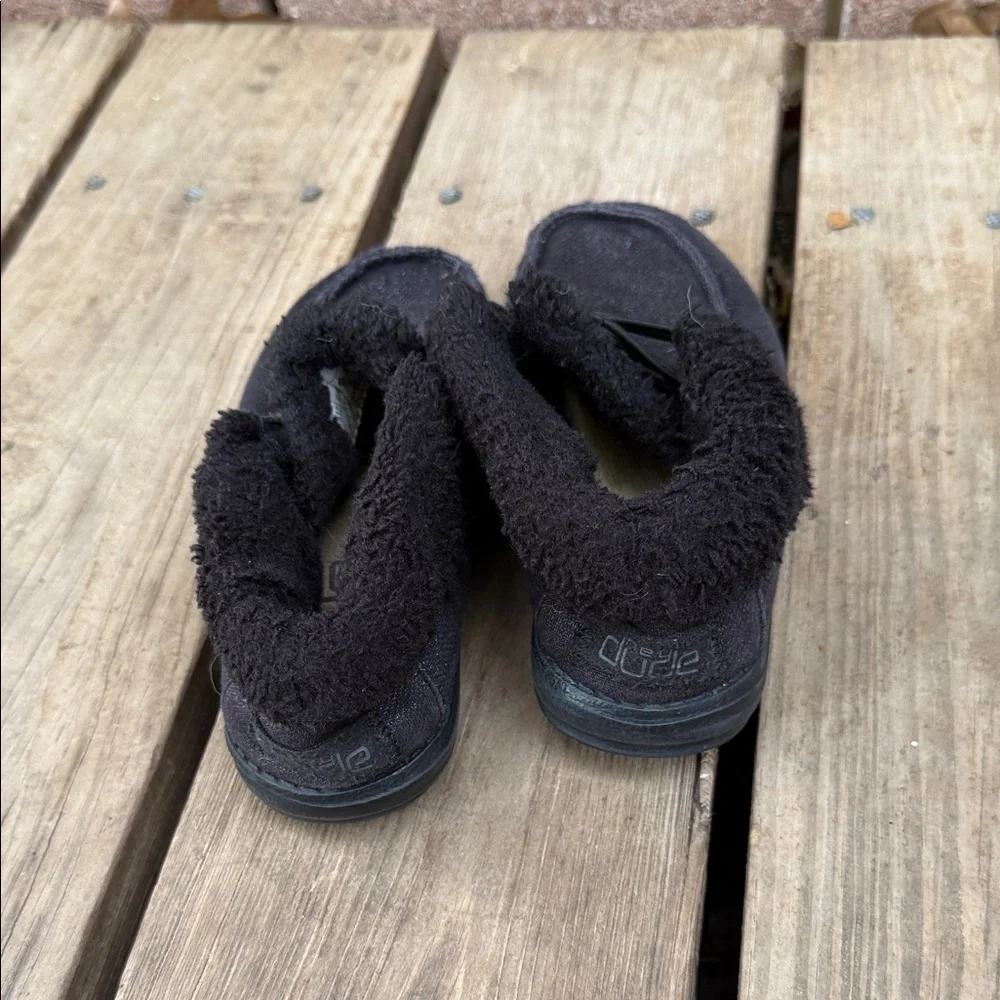 Hey Dude Black Faux Fur Lined Britt Youth Slip-On Shoes Size 12